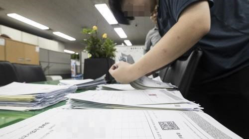지난달 전국 임대사업자는 6358명으로 4월과 비교해 18% 늘었다.<연합뉴스>